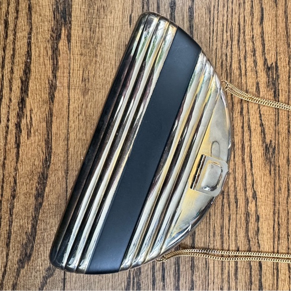 Vintage metal clutch/purse! - Picture 5 of 6